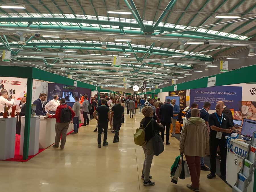 safety-expo-bergamo-red